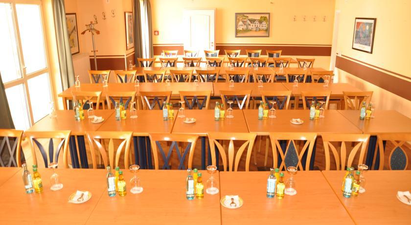 Nussknacker Hotel Ehrenfriedersdorf ภายนอก รูปภาพ
